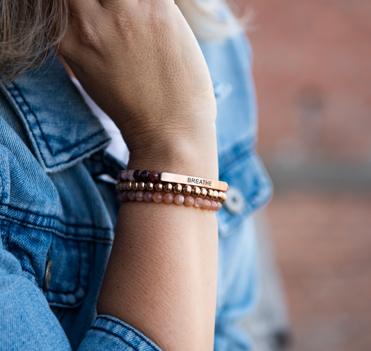 BREATHE (1 pulsera con placa)