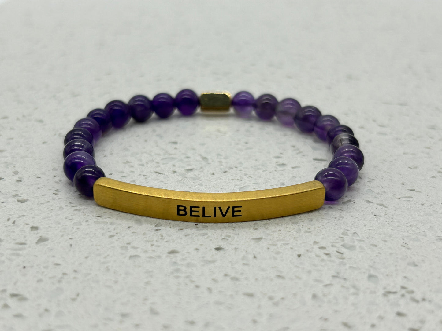 BELIVE (1 pulsera con placa)