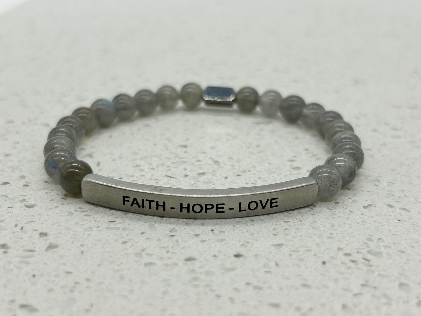 FAITH - HOPE - LOVE (1 pulsera con placa)