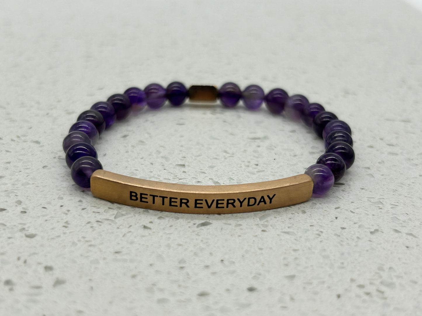 BETTER EVERYDAY (1 pulsera con placa)