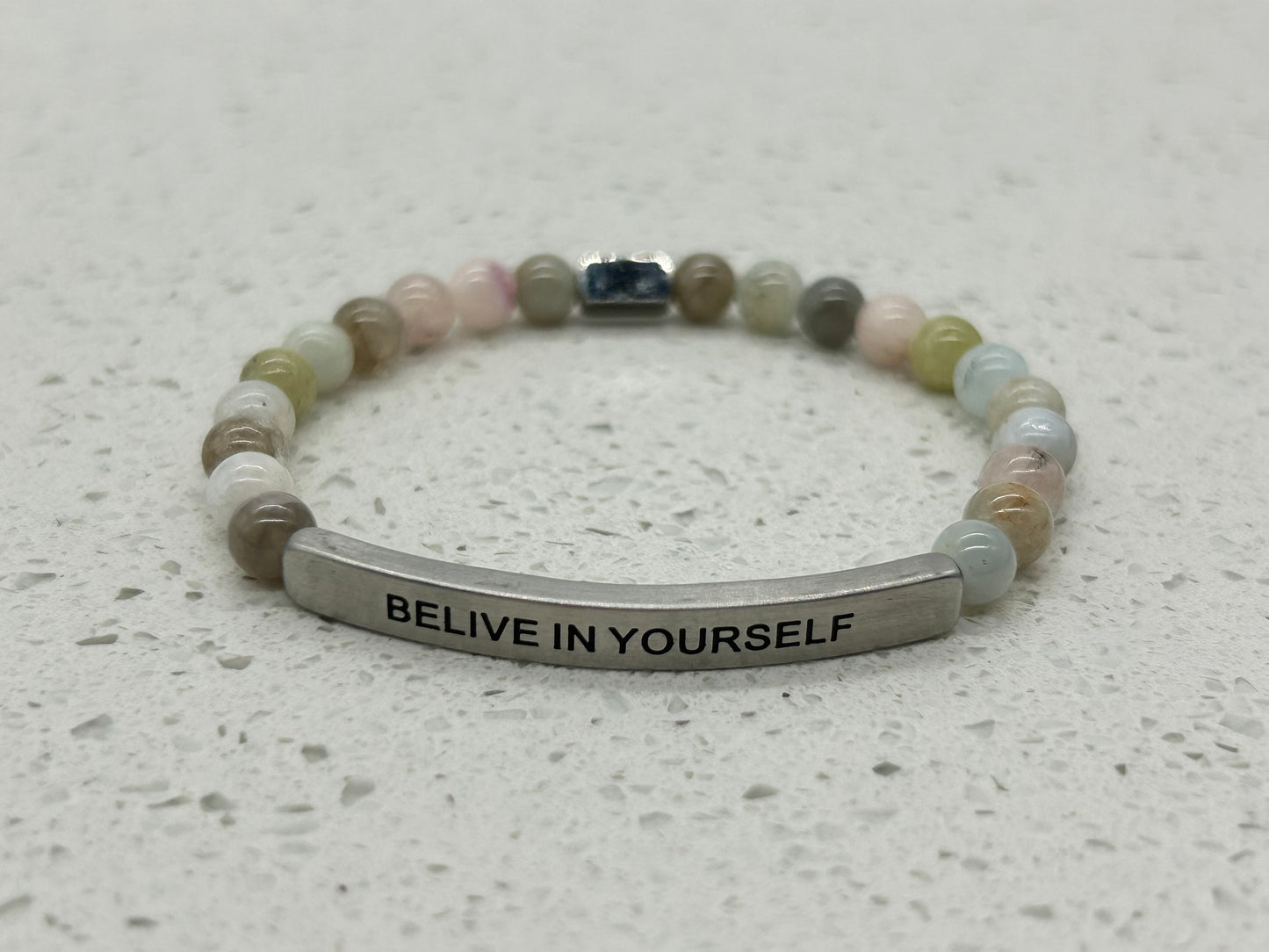 BELIVE IN YOURSELF (1 pulsera con placa)