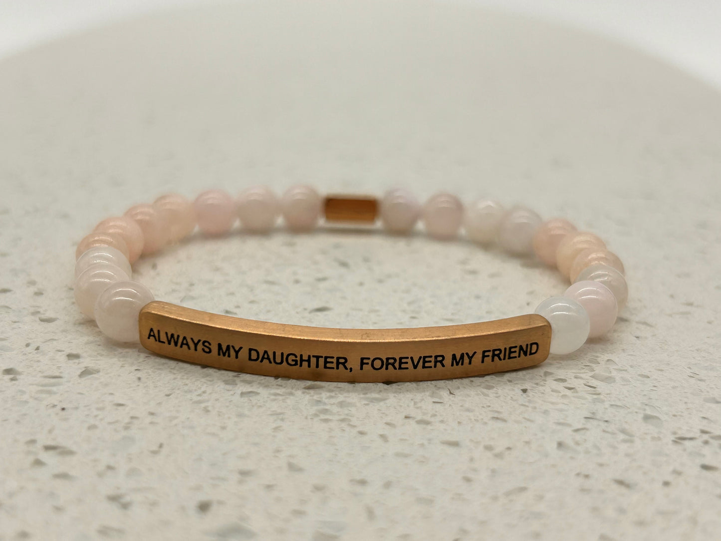 ALWAYS MY DAUGHTER, FOREVER MY FRIEND (1 pulsera con placa)