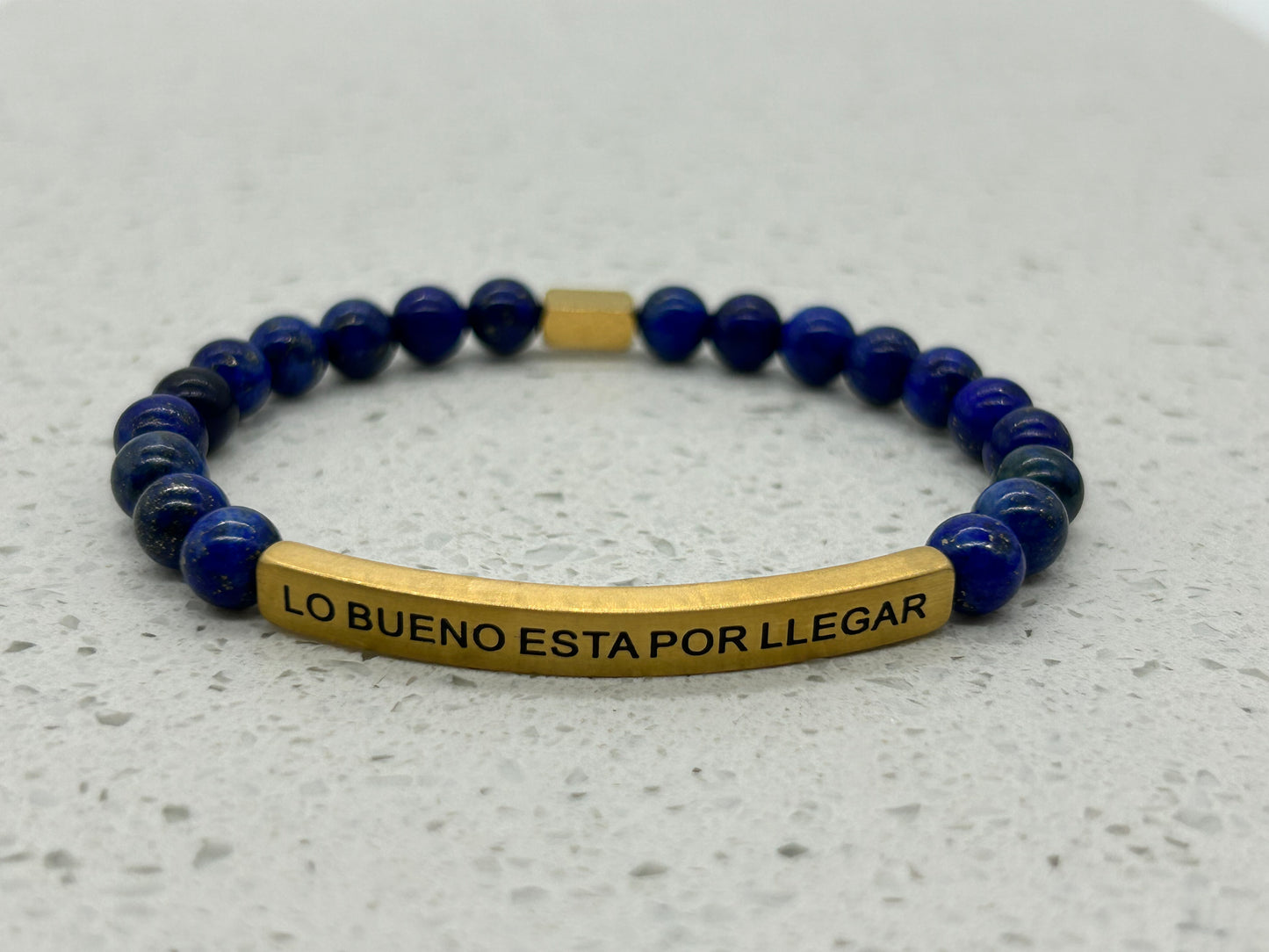 LO BUENO ESTA POR LLEGAR (1 pulsera con placa)