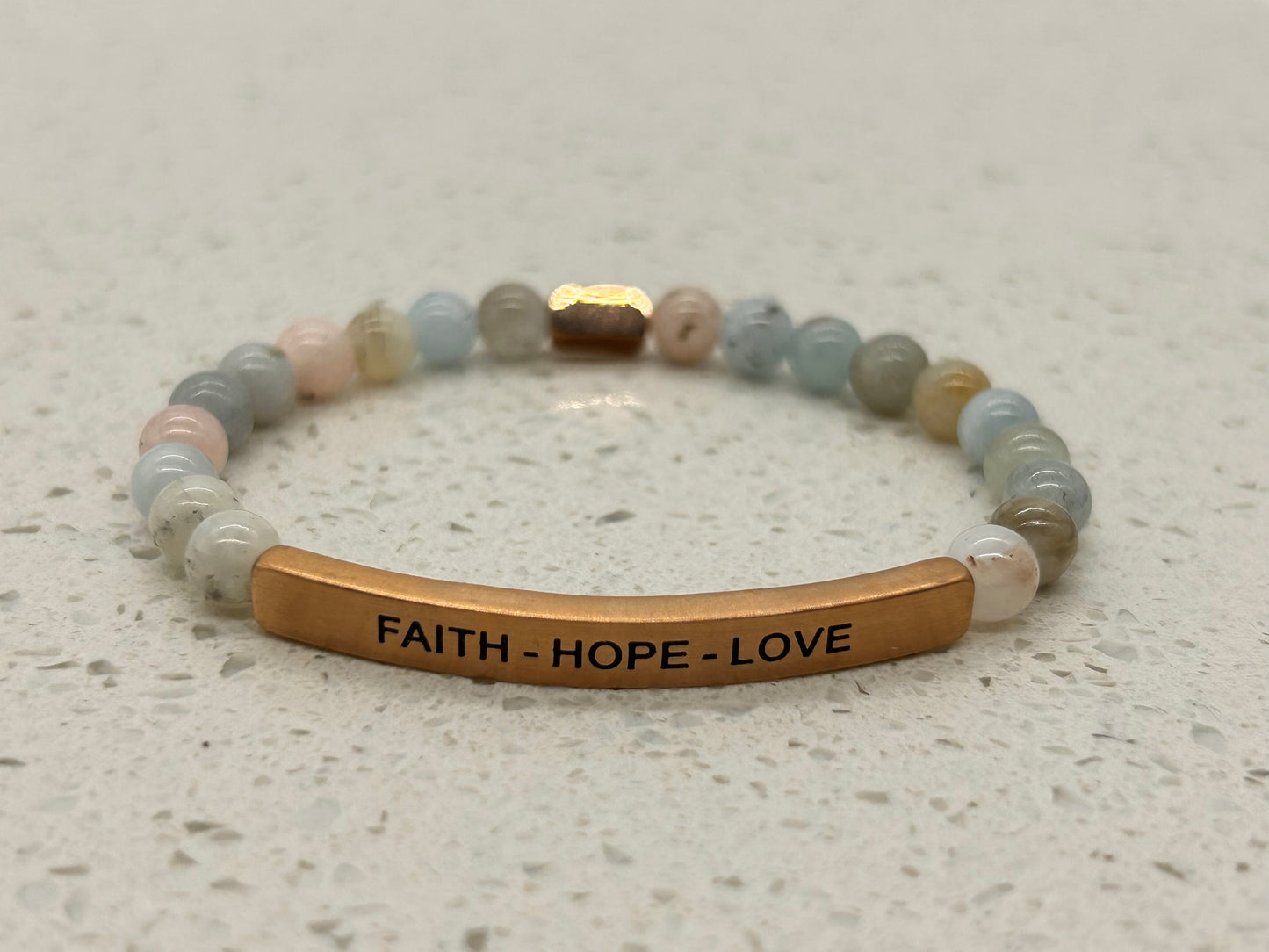 FAITH - HOPE - LOVE (1 pulsera con placa)