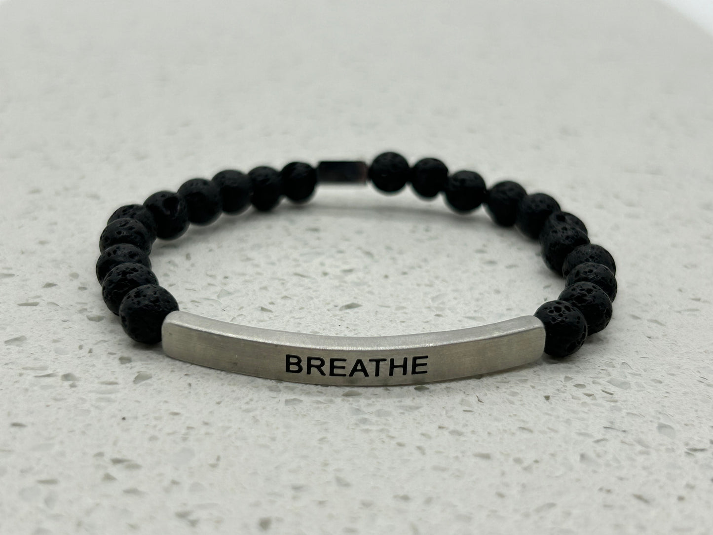 BREATHE (1 pulsera con placa)